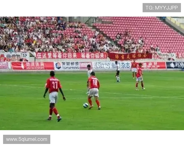 成都足球队荣登速度排行榜第二名引发热议